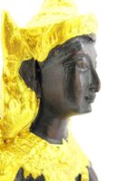 Eine schwarz-goldene Tempelwächterin - Teppanom - Medium – Bild 11