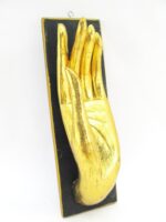 Eine goldene linke XL Hand Buddha´s aus Echtholz – Bild 3