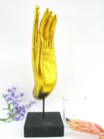 Eine goldene linke XXL Hand Buddha´s aus Echtholz - Sockel – Bild 2