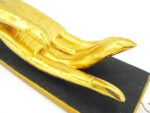 Eine goldene rechte XL Hand Buddha´s aus Echtholz – Bild 9