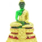 Ein großer "Smaragd-Buddha" (Phra Kaeo Morakot) Regenzeit